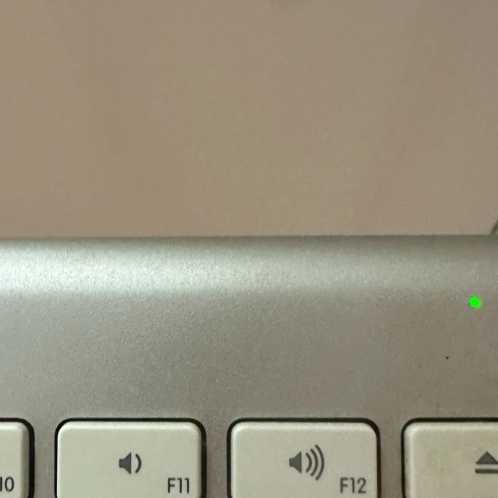 Apple Wireless Keyboard - Picture 5 of 8